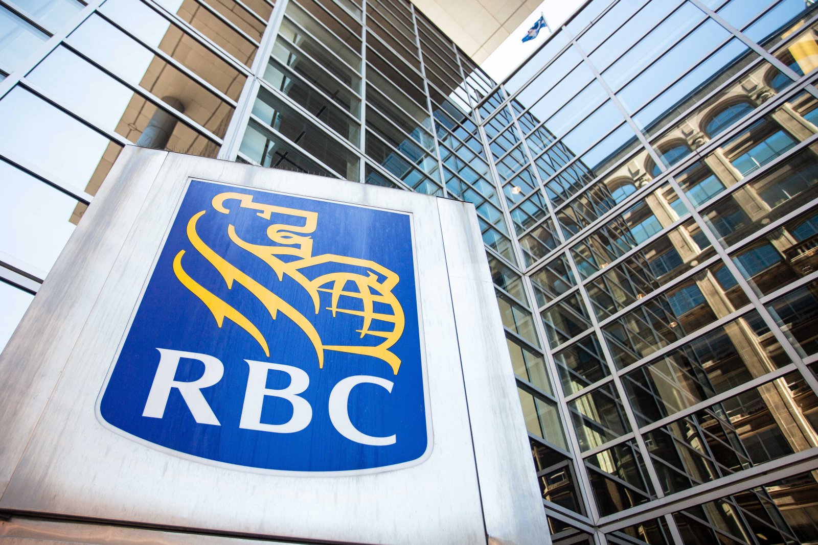 Rbc это. RBC Royal Bank. Королевский банк Канады. Роял банк оф Канада. RBC Канада.