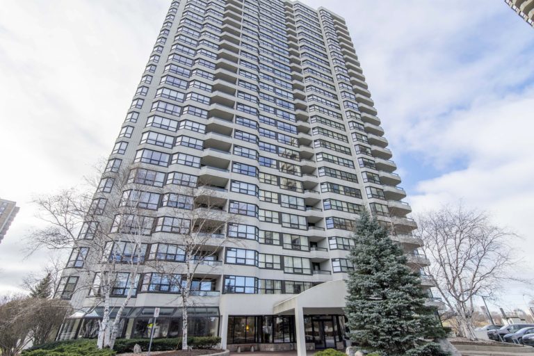 Ottawa Condo for Sale Riverside Park 5021510 Riverside Drive 649,900