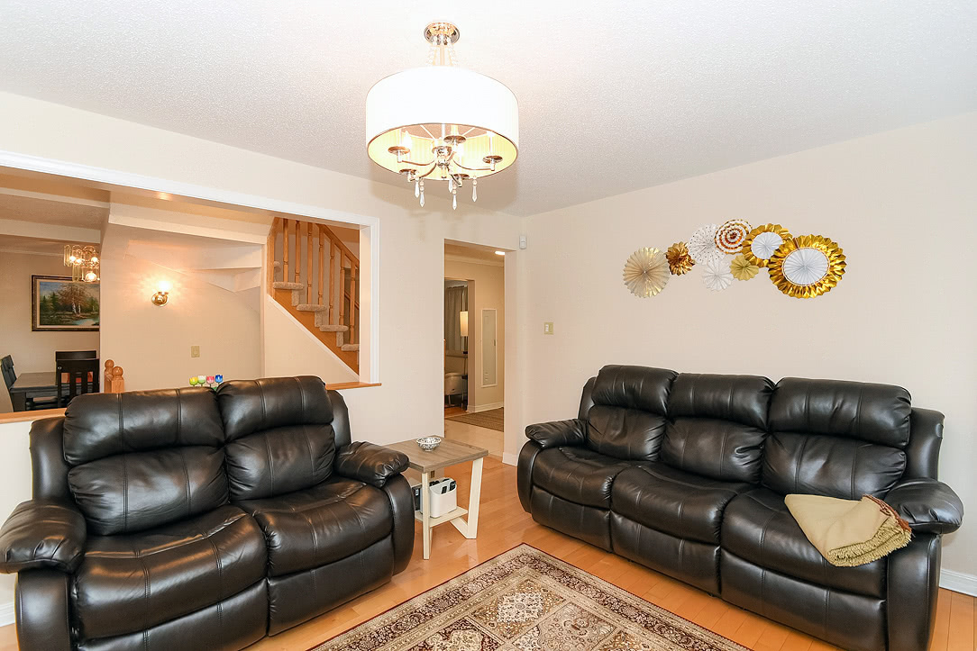 Ottawa House for Sale Hunt Club Park 1642 Blohm Drive 899,000 Virtual